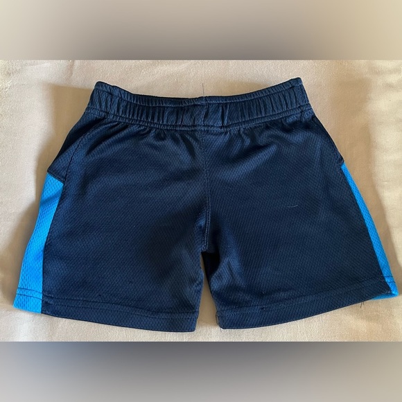 Russell Athletic Basketball Shorts - Picture 8 of 9